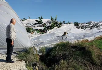 Antalya’da hortum felaketi: Seralarda 10 milyon lirayı aşan hasar oluştu
