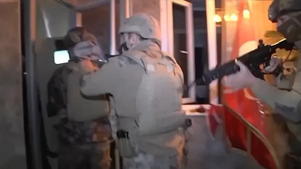 Bakan Yerlikaya açıkladı: Siber suç operasyonunda 346 şüpheli gözaltına alındı haberinin görseli