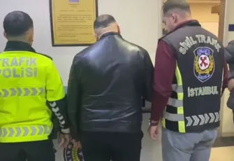 Bakan Yerlikaya duyurdu: Sancaktepe'de ters yönden gelip motosiklet sürücüsüne saldıran şüpheliler yakalandı