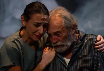 Haluk Bilginer ‘Baba’ oyunu ile İzmir’e geliyor