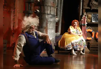 İki Kişilik Hırgür oyunu Karabağlar’da izleyiciyle buluşuyor