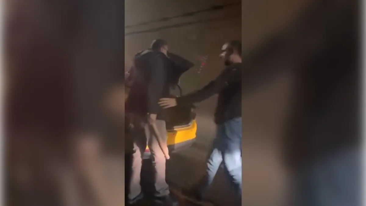 Kağıthane’de motosikletliye sopayla saldırı: Taksici gözaltında haberinin görseli