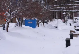 Kar ve fırtına sebebiyle 2 bin 500 uçuş iptal edildi