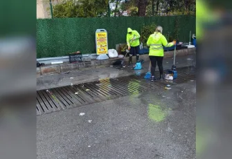 Karabağlar'da yağmur sonrası temizlik seferberliği