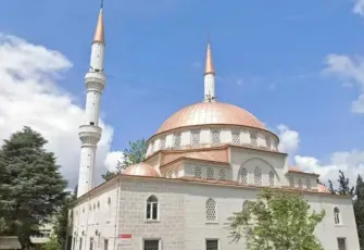 Camide uygunsuz seslere büyük tepki!