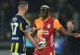 Dev derbide ilk yarı sonucu: Galatasaray 1-0 önde, Fenerbahçe'nin golü VAR'dan döndü!