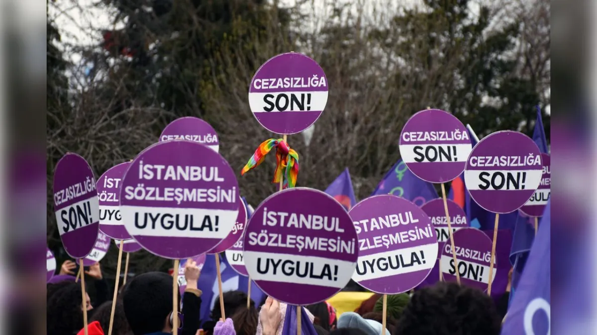 Hekimlerden kadına yönelik şiddet ve cezasızlık politikalarına dikkat çeken panel haberinin görseli