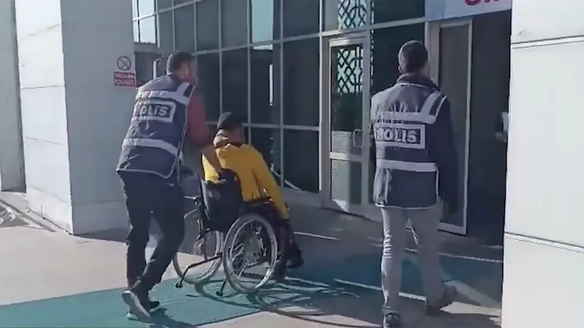 Tiktok’ta canlı yayında kadına şiddet uygulayan engelli şahıs yakalandı haberinin görseli