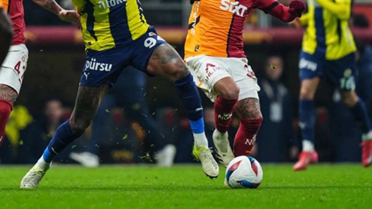 Zirvenin sahibi Kadıköy'de belli olacak: Fenerbahçe-Galatasaray derbisinde ilk 11'ler açıklandı haberinin görseli