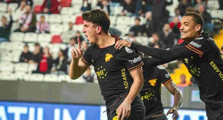 Göztepeli Taha yıldızını parlattı