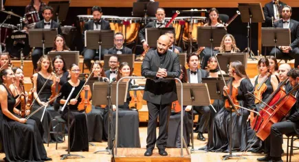 İzmir Oda Orkestrası, yeni sezonda sanatseverleri büyülemeyi sürdürüyor