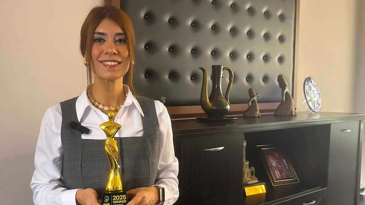 İzmirli Didem öğretmene İngiltere’den ödül haberinin görseli