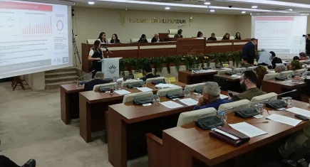 Karabağlar Meclisi’nde yurt ücreti ve kentsel dönüşüm tartışması 