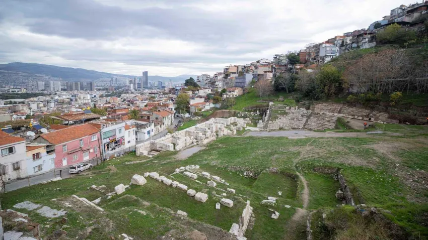Smyrna Antik Kenti’nde kazı çalışmalarına büyük destek