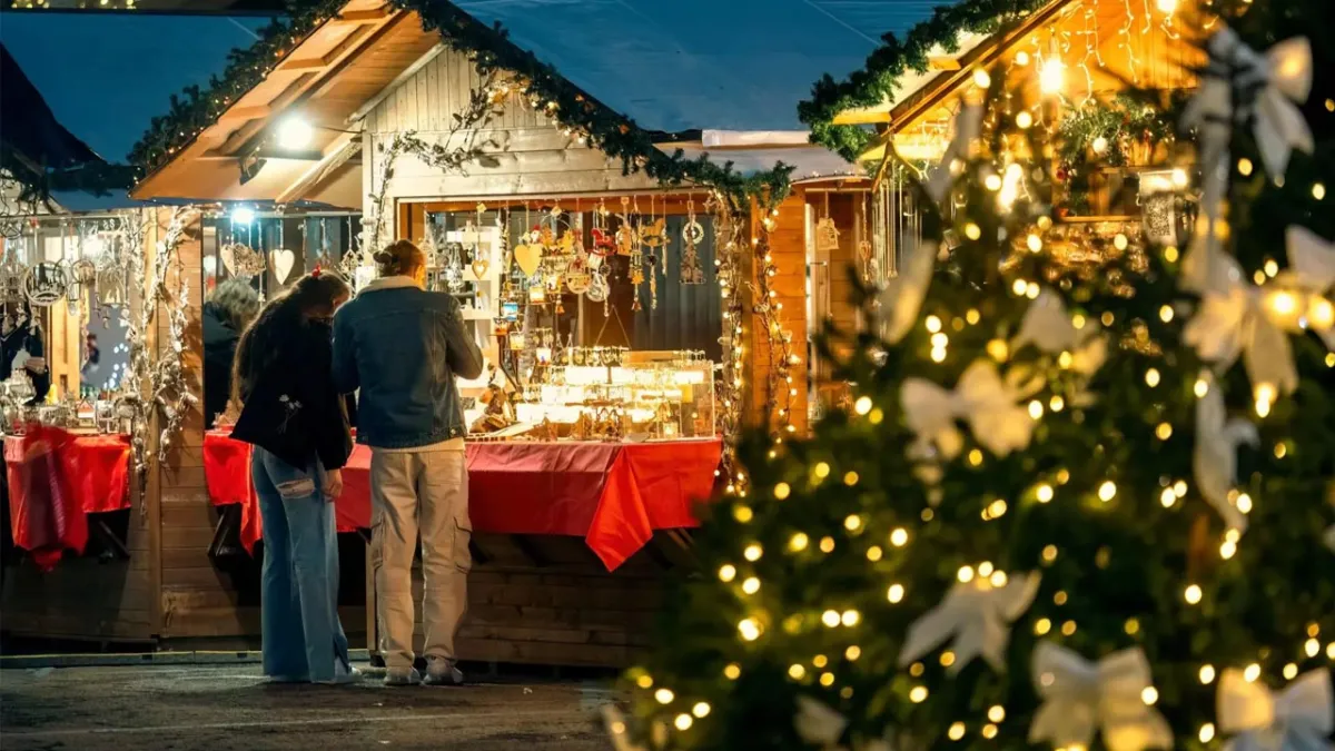 Yılbaşı coşkusu başladı: İzmir'de yılbaşı pazarları nerede kuruluyor? İzmir güncel yılbaşı pazarları haberinin görseli