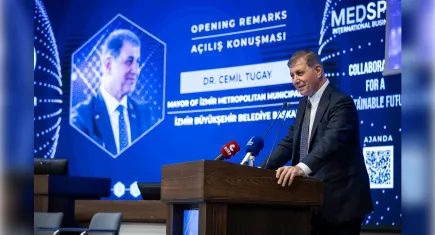 Başkan Tugay İZİKAD’ın MEDSPARC Uluslararası İş Zirvesi’nde