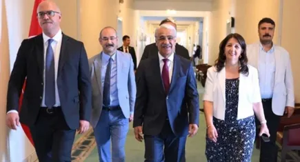 DEM Parti İmralı heyeti teröristbaşı Öcalan ile görüştü: "Barış Yasası" ve "Darbe Mekaniği" vurgusu