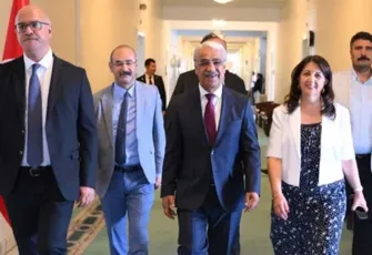 DEM Parti İmralı heyeti teröristbaşı Öcalan ile görüştü: "Barış Yasası" ve "Darbe Mekaniği" vurgusu