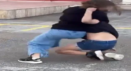 İlkokul bahçesinde akran şiddeti dehşeti: 11 öğrenci arkadaşını tekme tokat dövdü