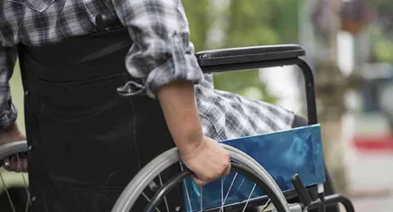 İnsan Hakları Aktivisti Hacer Foggo’dan engelli ailelerine kesilen destekler için bakanlığa çağrı