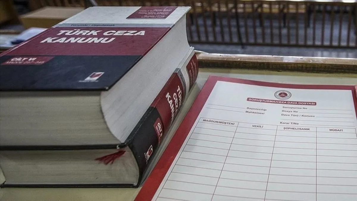 İstanbul'da ‘Ay Grubu’ silahlı suç örgütüne yönelik iddianame hazırlandı: 65 ŞÜPHELİYE CEZA TALEBİ haberinin görseli