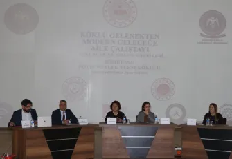 İzmir’de ‘Köklü Gelenekten Modern Geleceğe Aile’ çalıştayı 