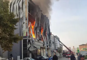 Kocaeli'deki fabrika yangınında hayatını kaybedenlerine hakaret eden 2 zanlı tutuklandı