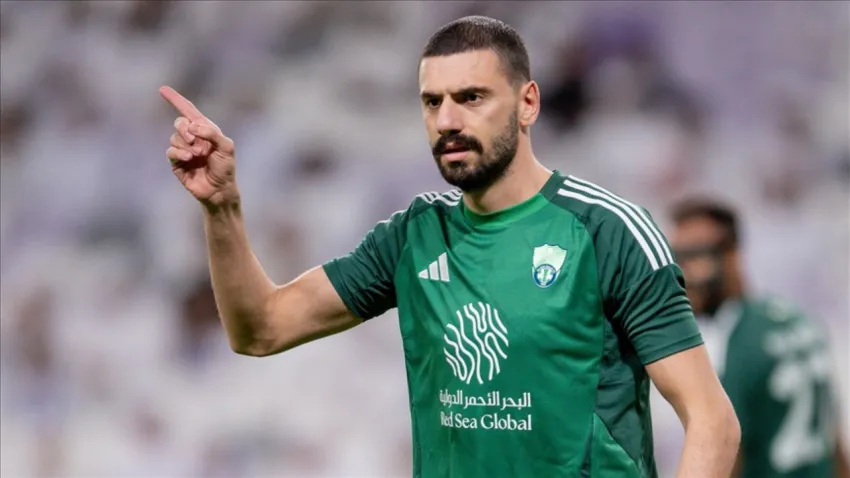 Merih Demiral Al Ahli'de kaldı: Sözleşmesi 2029'a kadar uzatıldı haberinin görseli