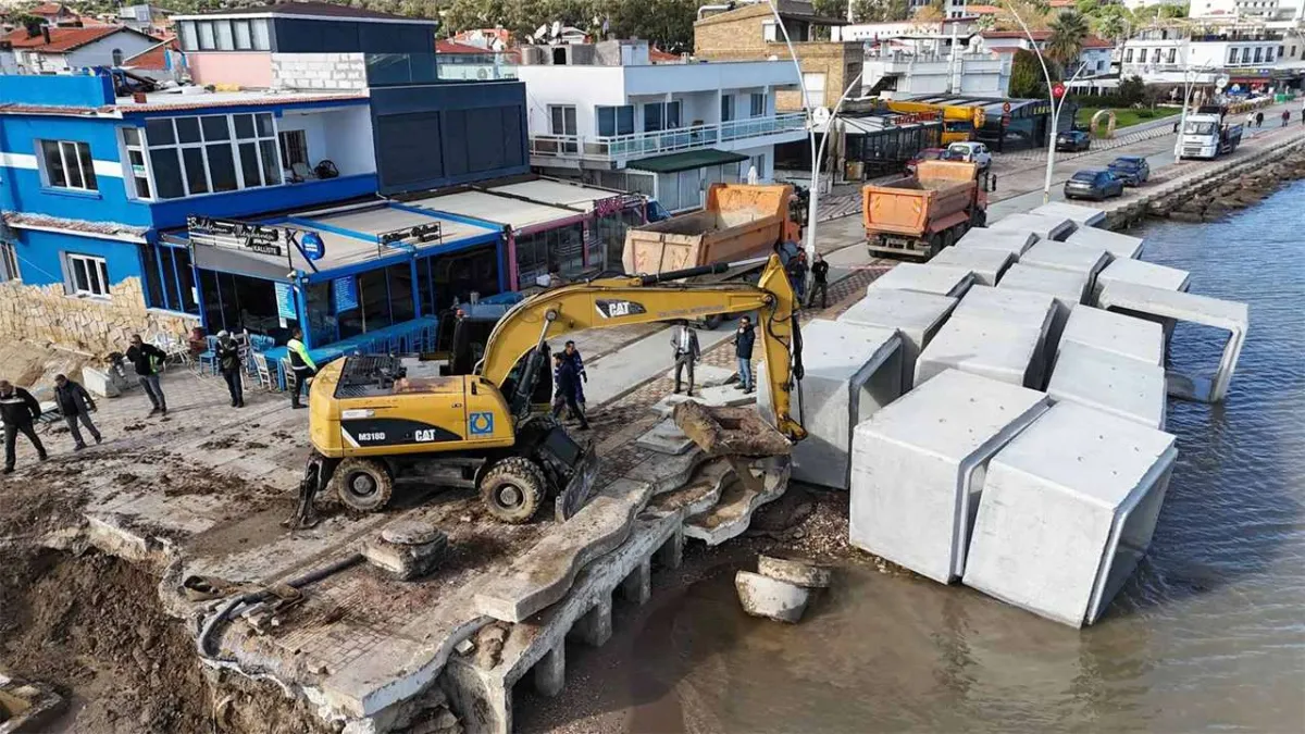 Yeni Foça’da taşkın sorunu atlatıldı haberinin görseli