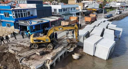 Yeni Foça’da taşkın sorunu atlatıldı