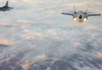 ABD'de F-16 savaş uçağı düştü