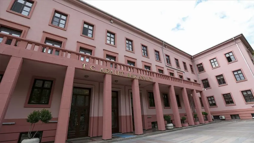 Bakan Tunç'tan adli emanetlere 'sıkı denetim' talimatı: 81 ilde adli emanetlere sıkı denetim haberinin görseli