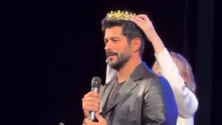 Burak Özçivit’e Rusya’da ‘Kral’ unvanı! 20 milyon TL aldığı etkinlikte kral tacı taktılar haberinin görseli