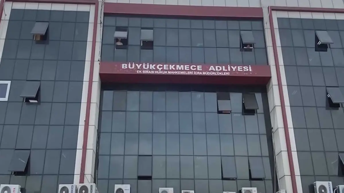 Büyükçekmece Adliyesi'nde skandal hırsızlık: Emanet bürosundan altın çalan memur hakkında kırmızı bülten talebi haberinin görseli