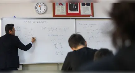 Eğitim-İş: Öğretmene şiddet, öğretmeni itibarsızlaştıran politikaların sonucudur