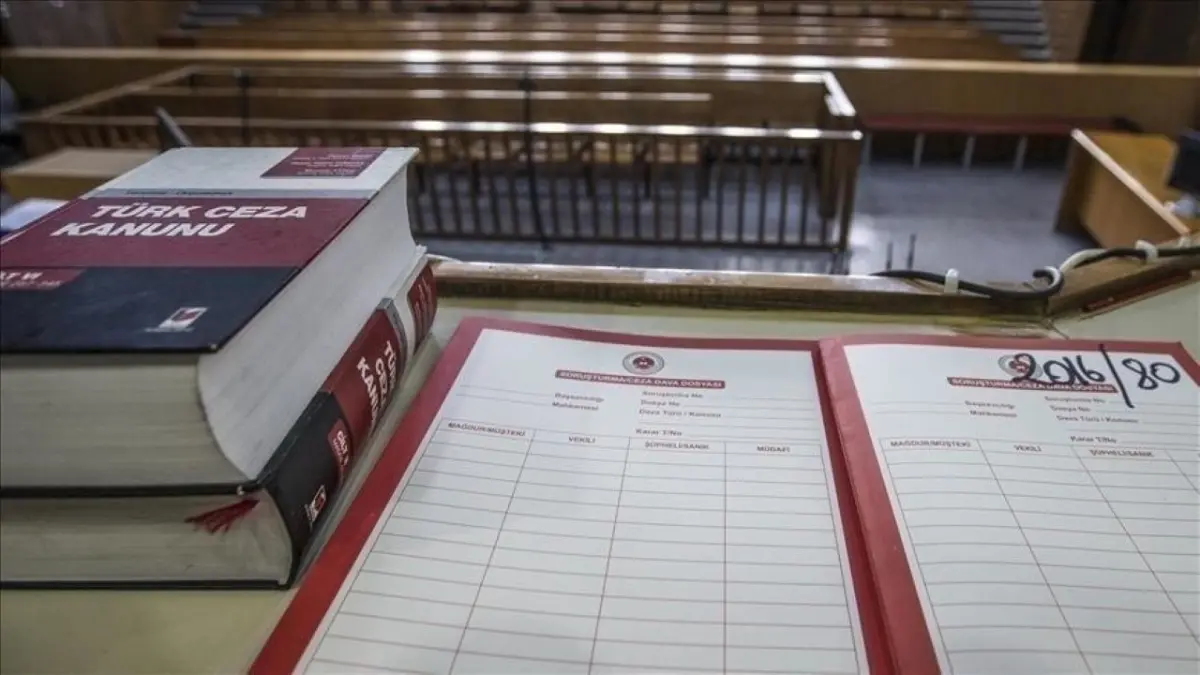 GS-FB derbisi sonrası hakaret davasında karar: Fenerbahçeli yöneticiye ceza  haberinin görseli