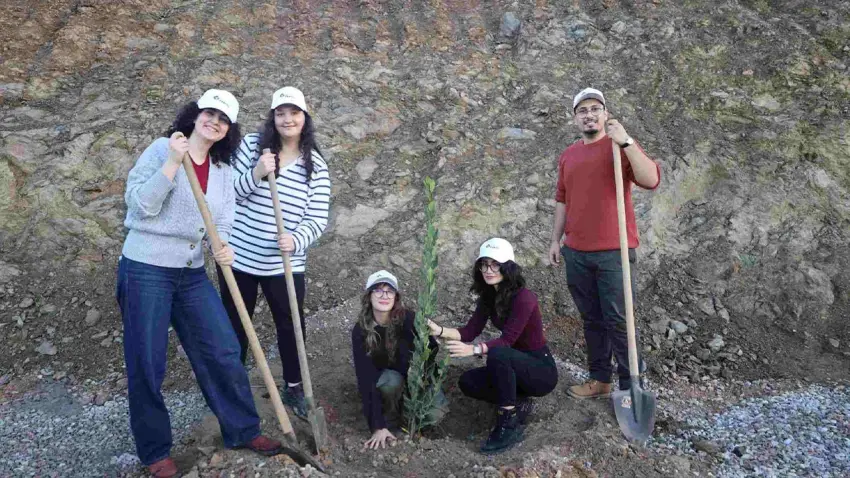 İEÜ’den anlamlı fidan dikimi etkinliği