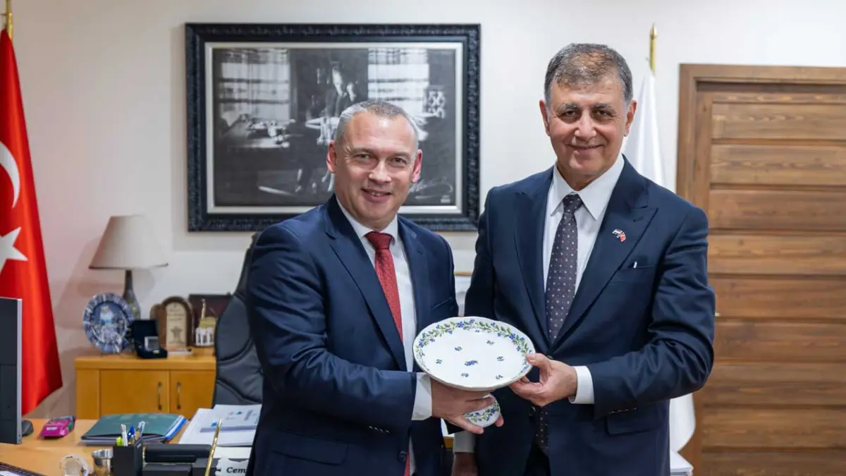 İzmir – Macaristan hattında “kardeş kent” adımı haberinin görseli