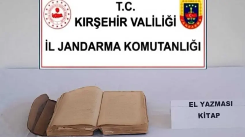 Kırşehir'de tarihi eser operasyonu: Osmanlı Dönemi el yazması Kur’an-ı Kerim ele geçirildi haberinin görseli