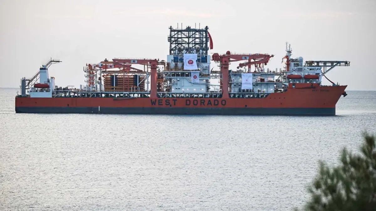 Türkiye'nin 6. derin deniz sondaj gemisi Mersin'e ulaştı haberinin görseli