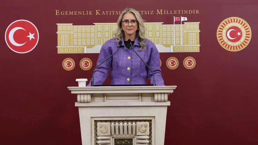 AK Partili Çankırı’dan Tugay’a: İzmir için verilen kredilerden neden bahsetmiyorsunuz?