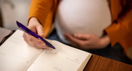 Doğum ve babalık izinlerini içeren düzenlemede sona gelindi: Tarih netleşti, Meclis’e sunulacak