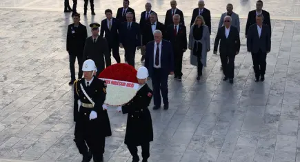 Ege Maden İhracatçıları Birliği, Dünya Madenciler Günü’nde Anıtkabir’i ziyaret etti