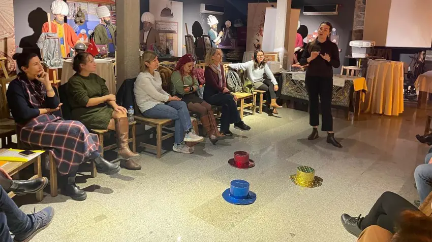 İzmir’de öğretmenler Edebiyat Akademisi etkinliğinde buluştu haberinin görseli