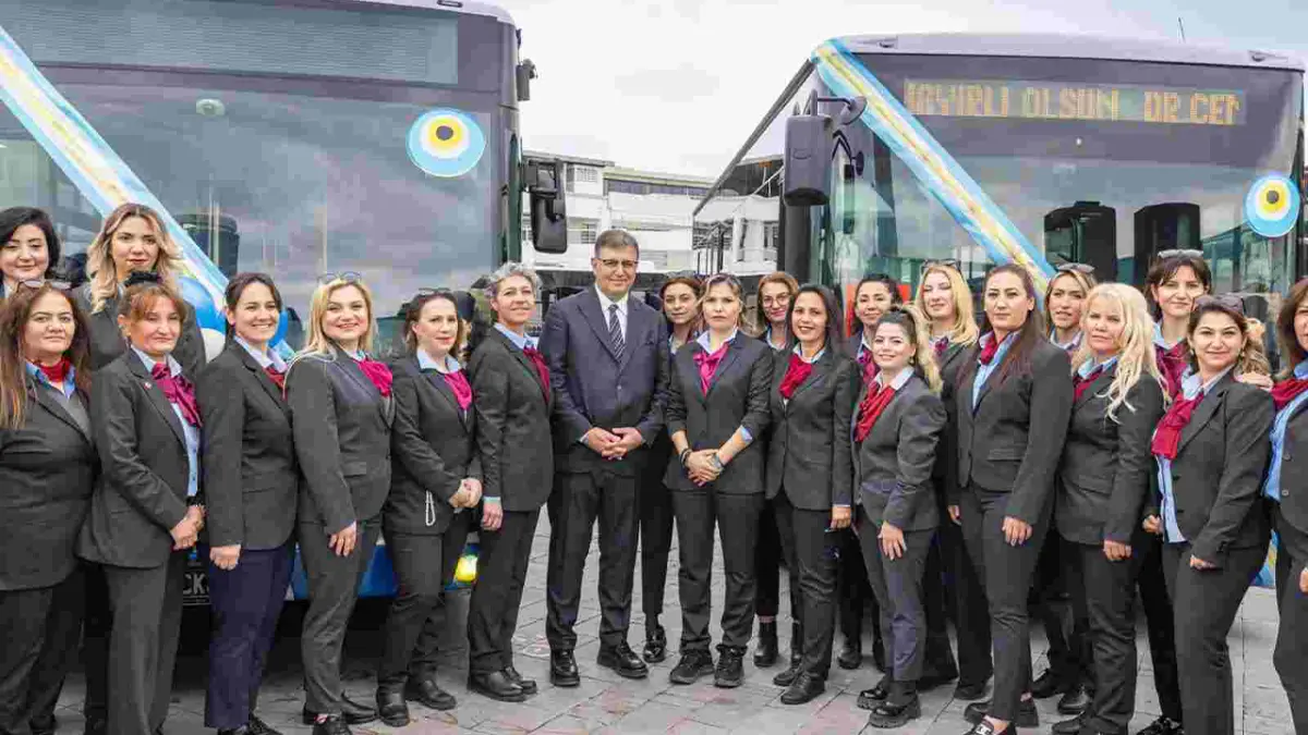 İzmir’in yolları kadın şoförlere emanet haberinin görseli