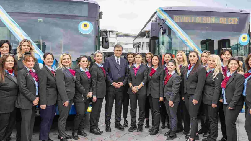 İzmir’in yolları kadın şoförlere emanet