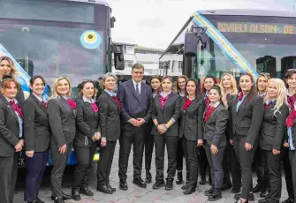 İzmir’in yolları kadın şoförlere emanet