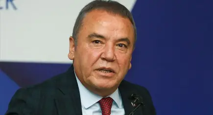 Antalya Büyükşehir Belediye Başkanı Muhittin Böcek hastaneye kaldırıldı