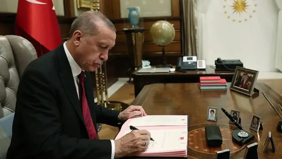 Atama kararları Resmi Gazete'de: Bakanlıklara üst düzey atamalar haberinin görseli