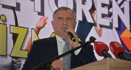 Bakan Bak: İzmir'i spor şehri yapmaya kararlıyız